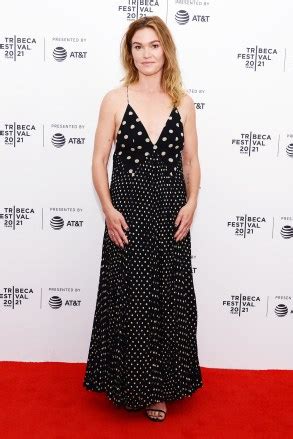 julia stiles hot pics|Julia Stiles Attends Tribeca Film Festival 2021 In Maxi。